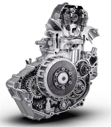 Vue latérale du moteur KTM 450 SX-F montrant l'inclinaison de 2°