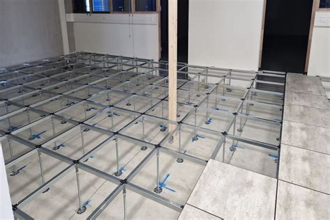 Schéma technique détaillant le plancher et la quille pneumatiques d'une annexe YAM Air