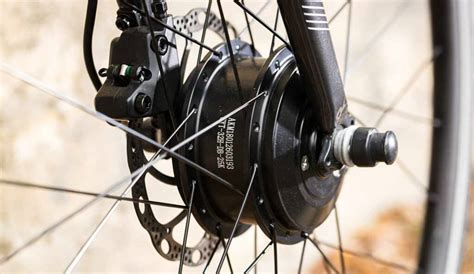 Illustration des 5 composants clés d'un kit d'électrification de vélo