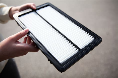 Image montrant un filtre à air encrassé comparé à un filtre propre