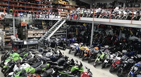 Logo Provence Moto Casse ou photo de leur entrepôt