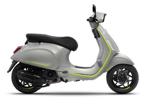 Comparaison visuelle des phares avant et arrière des Vespa Sprint et Sprint Veloce.
