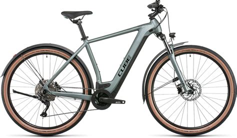 Gamme de vélos électriques Cube pour femmes et vélos de ville