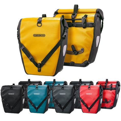 Illustration montrant différentes configurations de sacoches pour divers volumes de chargement