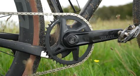 Illustration comparant les avantages du mono et du double plateau en gravel