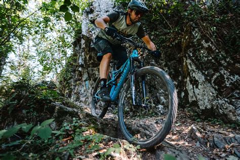 Illustration expliquant le calcul du SAG sur une fourche de VTT
