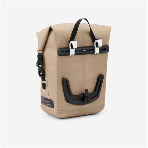 Illustration du système QUICK-LOCK pour fixer rapidement une sacoche PRO sur un porte-bagage