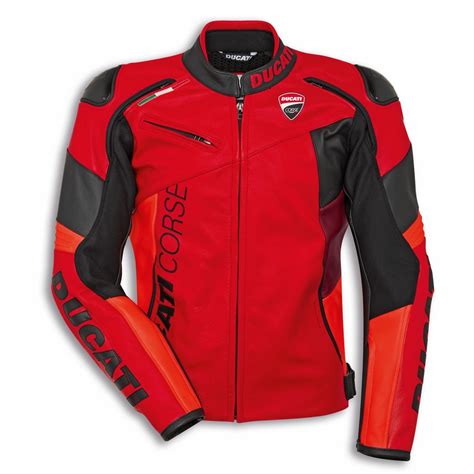 Exemples de personnalisation avec l'écusson Ducati Corse sur une veste de moto