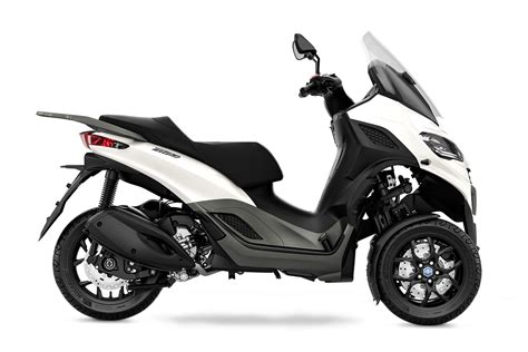 Schéma des conduits internes du Piaggio MP3 pour le passage des câbles.