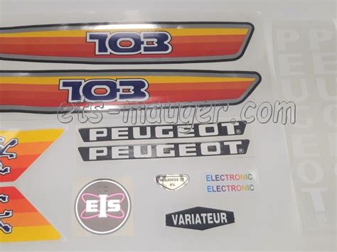 Illustration d'une Peugeot 103 personnalisée avec divers autocollants
