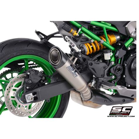 Comparaison visuelle des silencieux SC1-R et CR-T pour Kawasaki Z900