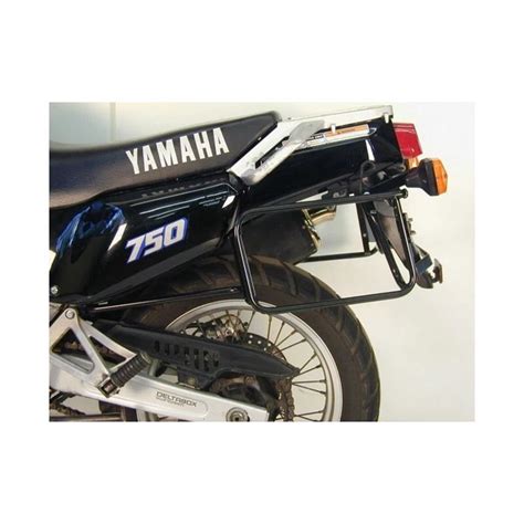 Vue d'ensemble des différents types de supports et valises disponibles pour la Yamaha XTZ 750 Super Ténéré.
