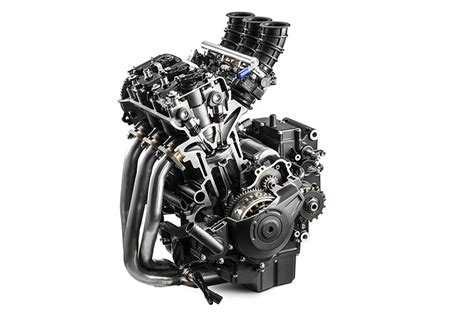 Schéma technique d'un moteur de moto CFMOTO 3 cylindres 675cc