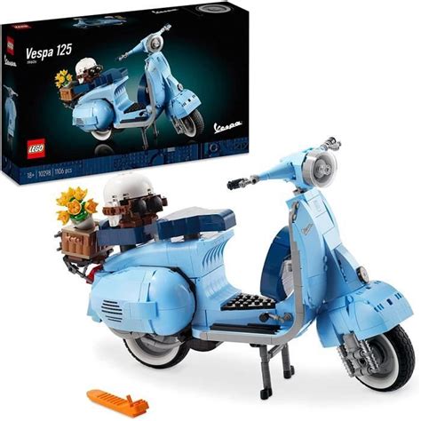 Maquette LEGO Vespa 125 bleu pastel