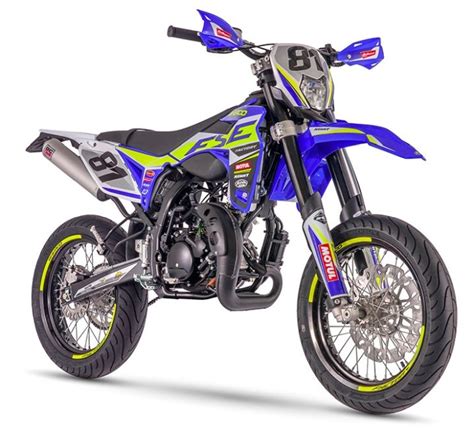 Exemple de moto 50cc Supermotard