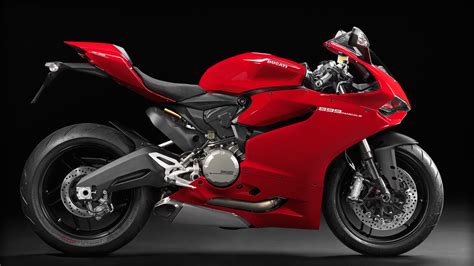Vue de côté de la Ducati 899 Panigale mettant en valeur son design