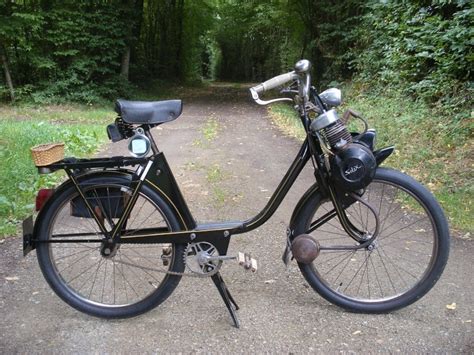 Illustration d'un Solex 1700 d'époque avec ses caractéristiques techniques