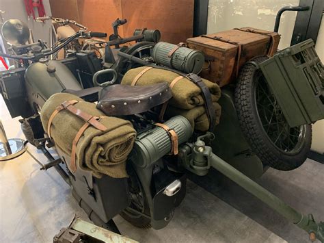 Moto militaire Gnome & Rhône XA avec side-car