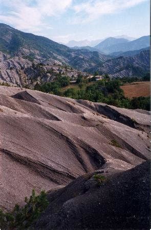 Formation rocheuse typique des Terres Noires.