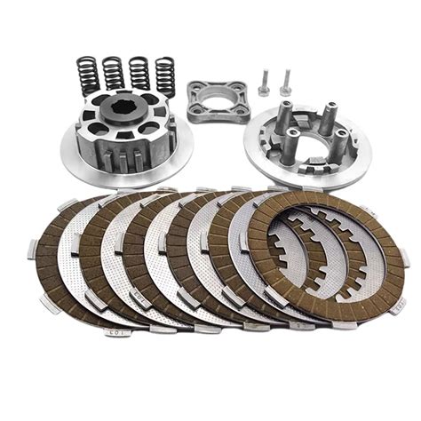 Illustration d'un ensemble de disques d'embrayage pour moto