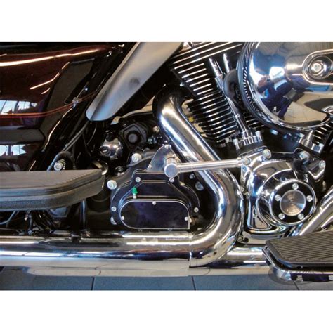 Vue latérale d'une Harley-Davidson avec une marche arrière installée