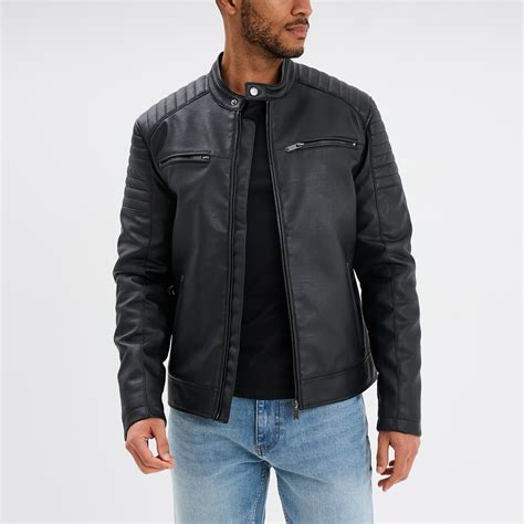 Illustration d'un blouson motard en cuir noir classique avec des détails matelassés et des zips.