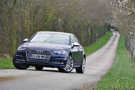 Photo de l'Audi S4 V6T sur circuit avec des pneus Dunlop.