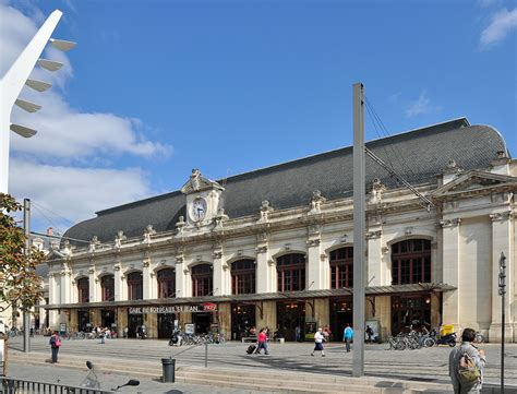 Photographie de la façade historique de la Gare de Bordeaux Saint-Jean.