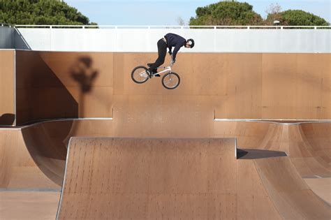 Infographie présentant les différents modules d'un parcours de BMX freestyle park