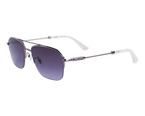 Illustration d'une sélection variée de lunettes de soleil Police pour hommes et femmes, mettant en avant différents styles et couleurs.