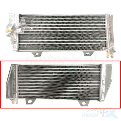 Photographie du radiateur Psychic Motorsports XD-10093R monté sur une moto Yamaha