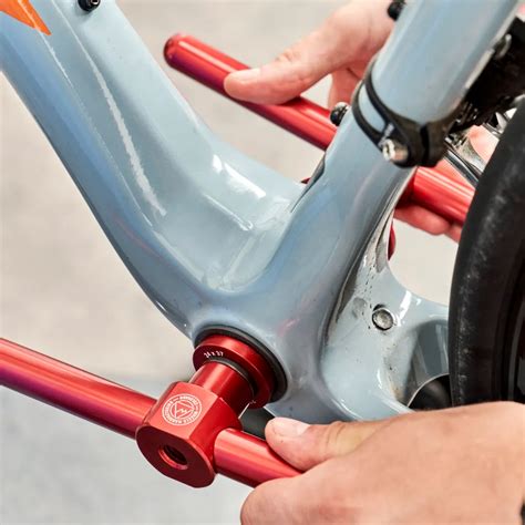 Infographie expliquant le montage d'un boîtier Press Fit sur un vélo