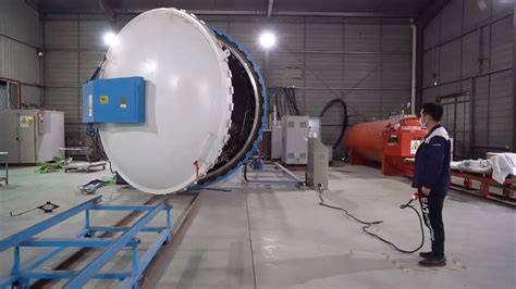 Processus de fabrication d'une pièce en carbone dans un autoclave