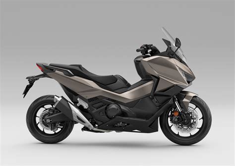 Vue éclatée du châssis et des suspensions du Honda Forza 750