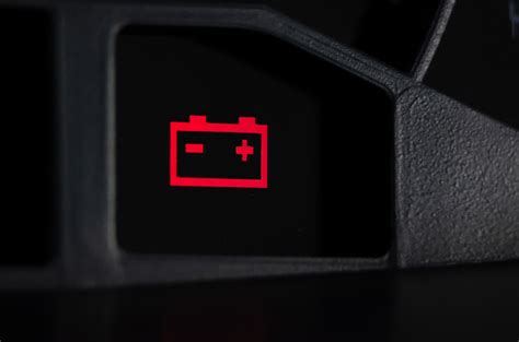 Témoin de batterie allumé sur le tableau de bord