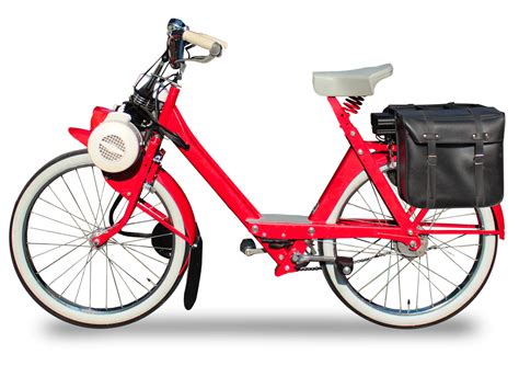 Illustration montrant la légèreté et la maniabilité du Solex 3800 électrique en milieu urbain