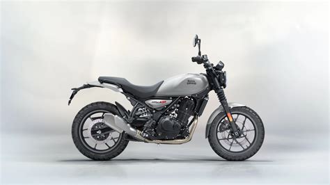 Vue latérale de la Royal Enfield Guerrilla 450, mettant en évidence son design roadster moderne.